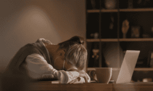 middagdip op werk waar je moe wordt